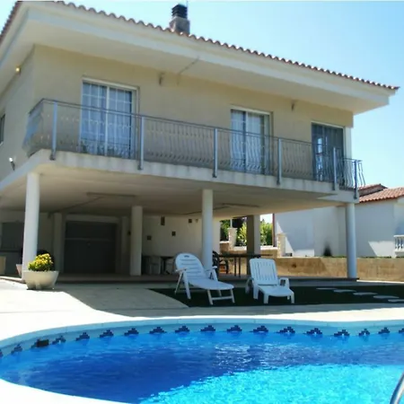 104029 House In
